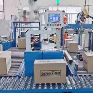 电子行业自动化打包运输设备，请本公司规划生产制造之无人化自动包装流水线搭配KUKA机械手臂